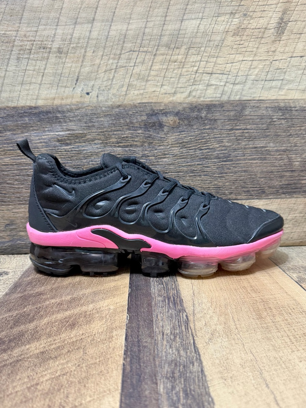 Nike Air Vapormax Plus Black Pink Athletic Running Shoes Size 8 Women 924453-129